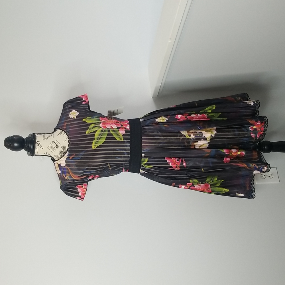 Chelsea28 black floral dress size XS